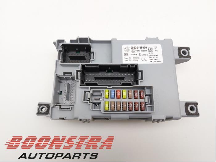 Fuse box Opel Combo 2.0 CDTI 16V 95599719 DELPHI