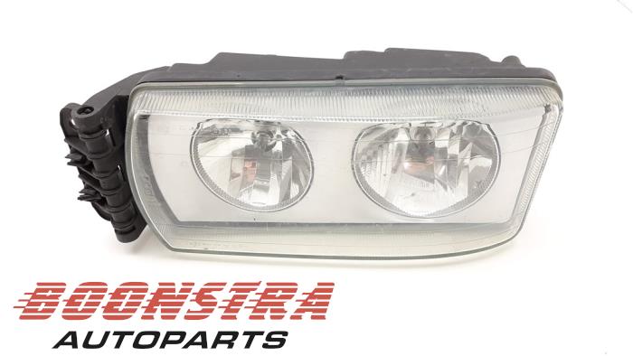 Używane Reflektor prawy Iveco Rózne Cena € 71,33 Z VAT oferowane przez Boonstra Autoparts