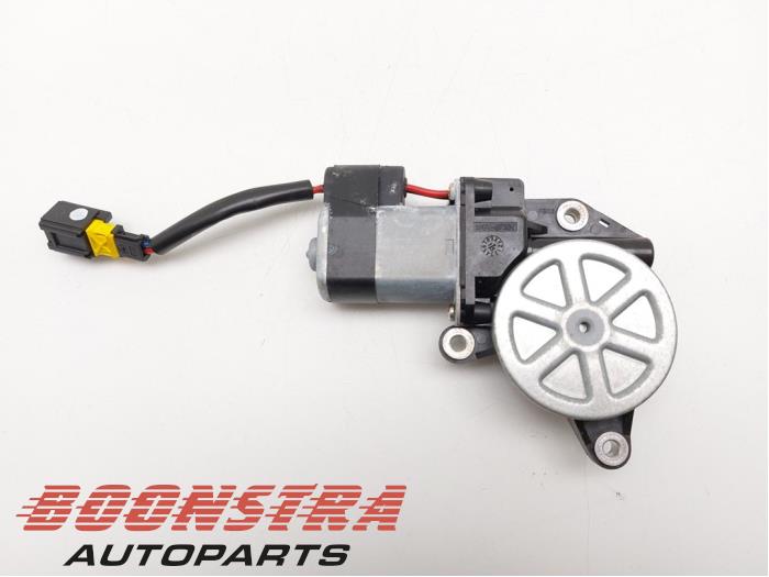 Używane Silnik szyberdachu Peugeot 2008 (CU) 1.2 12V e-THP PureTech 110 Cena € 44,95 Procedura marży oferowane przez Boonstra Autoparts