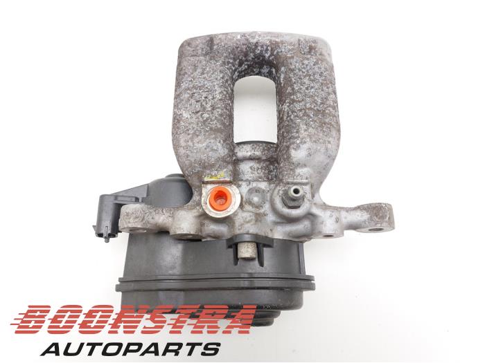 Gebrauchte Bremszange links hinten Opel Astra K Sports Tourer 1.6 CDTI 136 16V Preis € 44,95 Margenregelung angeboten von Boonstra Autoparts