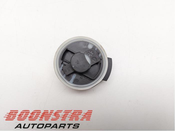 Begagnade Airbagsensor Porsche Cayenne III (9YA) 3.0 V6 Turbo 24V E-Hybrid Pris € 24,95 Marginaltabell erbjuds av Boonstra Autoparts