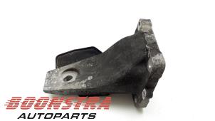 Engine mount from a BMW 6 serie (E63) M6 V10 40V 2006