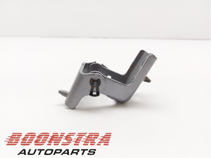 Front door hinge, right from a Peugeot 2008 (CU) 1.2 12V e-THP PureTech 110 2016