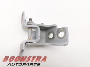 Used Front door hinge, left Renault Clio IV Estate/Grandtour (7R) 1.5 Energy dCi 90 FAP Price € 24,95 Margin scheme offered by Boonstra Autoparts