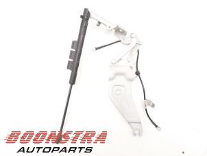 Used Bonnet Hinge BMW X6 (E71/72) xDrive40d 3.0 24V Price € 24,95 Margin scheme offered by Boonstra Autoparts