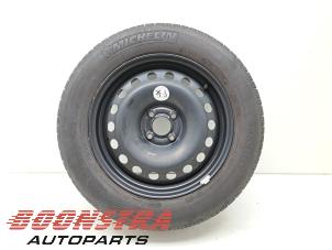Used Wheel + tyre Renault Scénic II (JM) 2.0 16V Price € 59,95 Margin scheme offered by Boonstra Autoparts