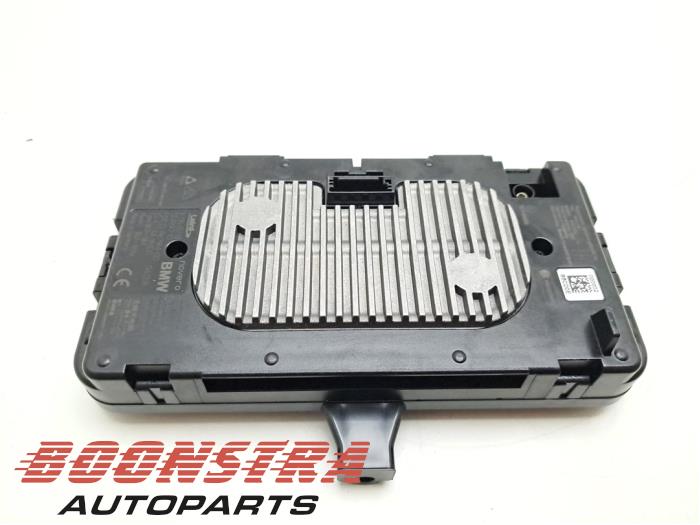 Draadloze oplader from a BMW 5 serie (G30) 523i 2.0 TwinPower Turbo 16V 2018