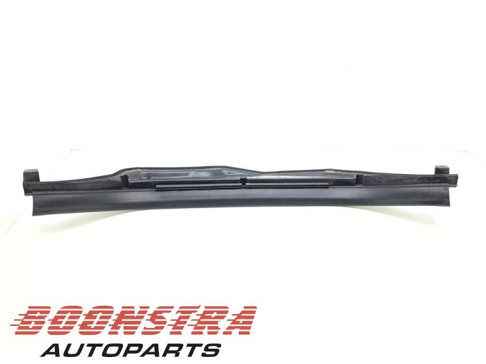 Używane Parawan BMW iX3 80 kWh Cena € 94,95 Procedura marży oferowane przez Boonstra Autoparts