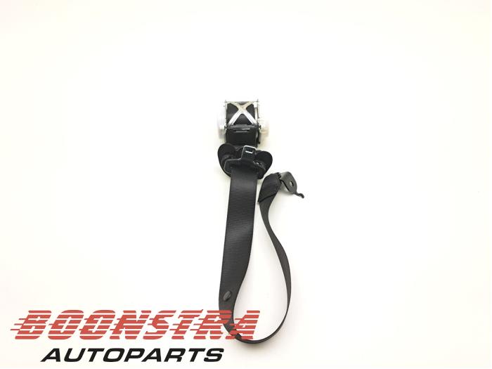 Front seatbelt, right from a BMW 2 serie (F22) 218i 1.5 TwinPower Turbo 12V 2015