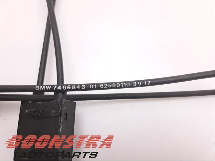 Kabel (rózne) z MINI Mini (F55) 1.5 12V One D 2018