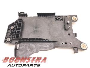 Used Battery box Mini Mini (F55) 1.5 12V One D Price € 24,95 Margin scheme offered by Boonstra Autoparts