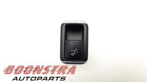 Usados Interruptor Mercedes ML III (166) 2.1 ML-250 CDI 16V BlueTEC 4-Matic Precio € 24,95 Norma de margen ofrecido por Boonstra Autoparts