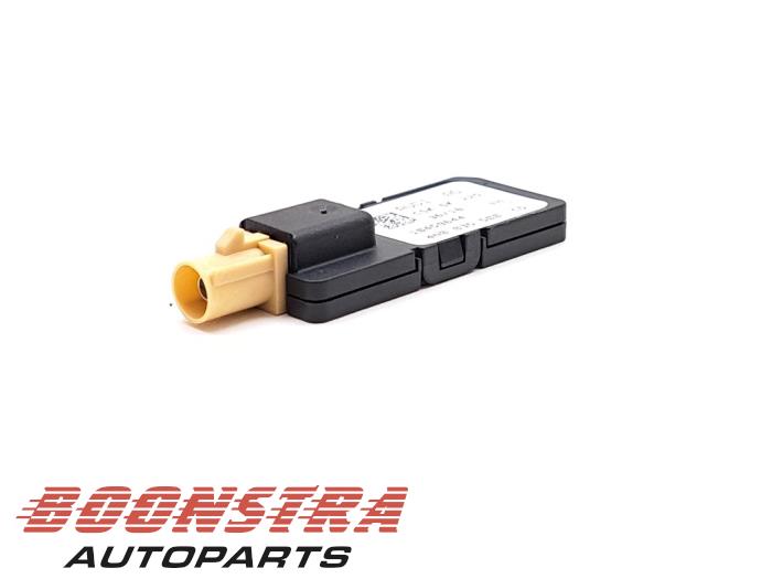 Używane Antena Audi e-tron (GEN) 55 quattro Cena € 24,95 Procedura marży oferowane przez Boonstra Autoparts