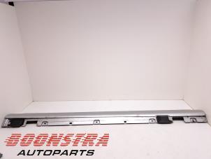 Used Side skirt, left Mercedes E (W213) E-350e 2.0 Turbo 16V Price € 61,95 Margin scheme offered by Boonstra Autoparts