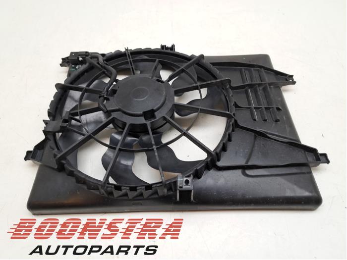 Cooling fans from a Hyundai Tucson (TL) 1.6 GDi 16V 2WD 2018