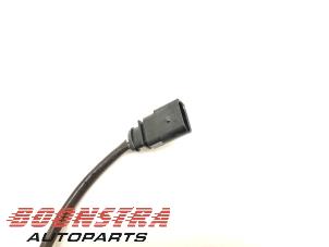 Lambda probe from a Porsche Cayenne III (9YA) 3.0 V6 Turbo 24V E-Hybrid 2020