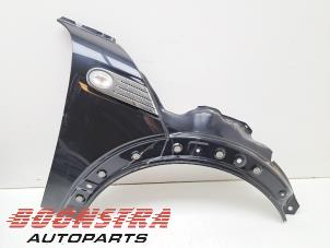 Used Front wing, right Mini Clubman (R55) 1.6 16V Cooper Price € 29,95 Margin scheme offered by Boonstra Autoparts