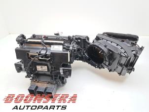 Usados Cuerpo de calefactor Audi Q5 (FYB/FYG) 3.0 TDI V6 24V Quattro Precio € 369,95 Norma de margen ofrecido por Boonstra Autoparts
