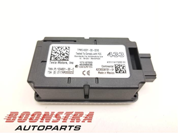 Begagnade Däcktrycksantenn Tesla Model X 100D Pris € 49,95 Marginaltabell erbjuds av Boonstra Autoparts