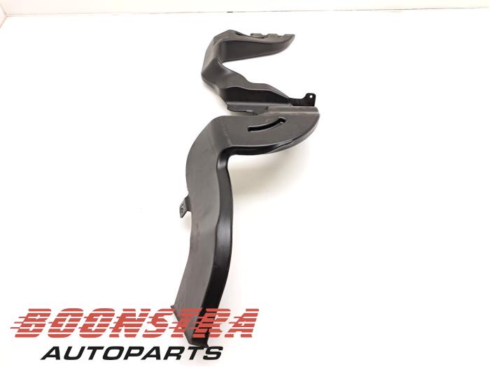 Begagnade Lufttratt Dodge 1500 Crew Cab (DS) 5.7 Hemi V8 4x4 Pris € 119,73 Inklusive moms erbjuds av Boonstra Autoparts