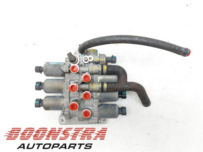 Gebrauchte Ventilblock hydraulisch Ferrari 599 GTB/GTO 6.0 V12 48V GTB Preis € 1.599,95 Margenregelung angeboten von Boonstra Autoparts