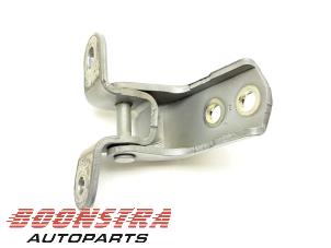 Used Front door hinge, left Peugeot 108 1.0 12V Price € 29,95 Margin scheme offered by Boonstra Autoparts