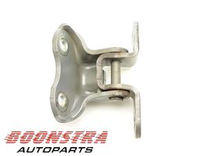 Used Front door hinge, left Peugeot 108 1.0 12V Price € 29,95 Margin scheme offered by Boonstra Autoparts