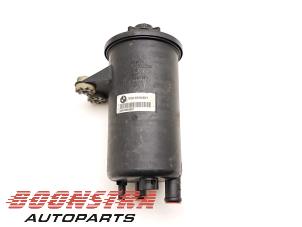 Used Power steering fluid reservoir BMW X5 (E70) xDrive 30d 3.0 24V Price € 29,95 Margin scheme offered by Boonstra Autoparts