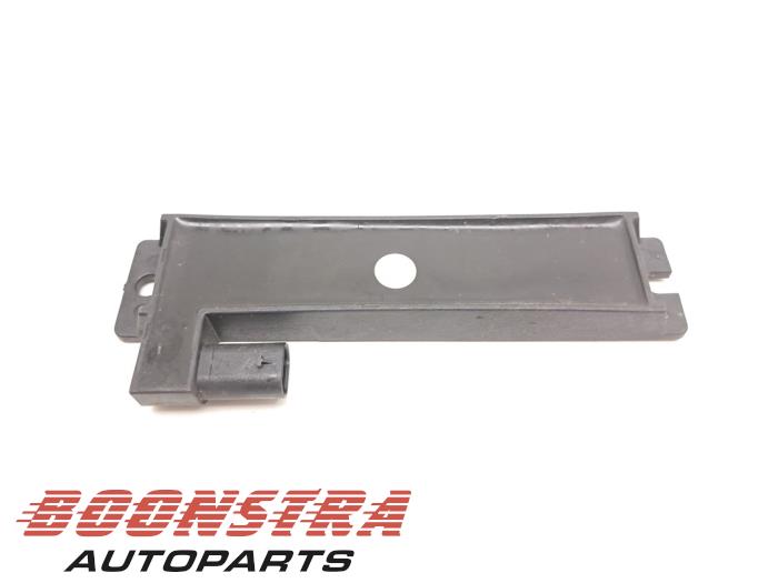 Używane Keyless Entry-Antena Tesla Model X 100D Cena € 24,95 Procedura marży oferowane przez Boonstra Autoparts