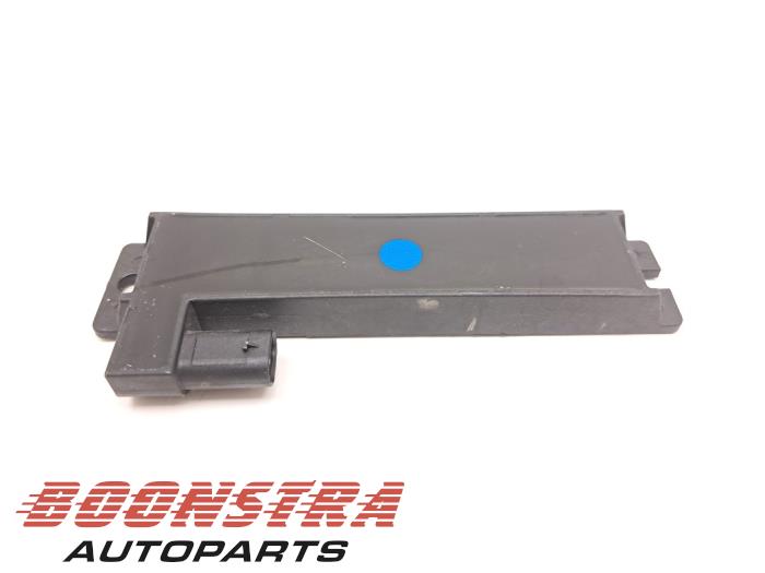 Używane Keyless Entry-Antena Tesla Model X 100D Cena € 29,95 Procedura marży oferowane przez Boonstra Autoparts