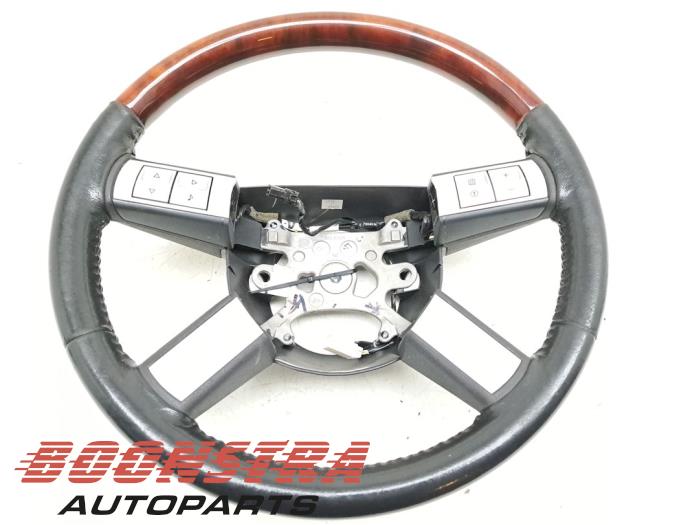 Steering wheel from a Chrysler 300 C 5.7 V8 Hemi 2005