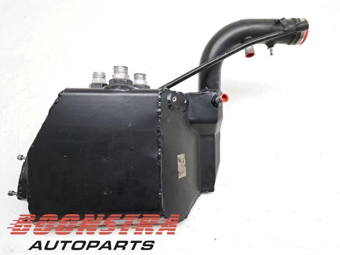 Begagnade Oljetank Ferrari 599 GTB/GTO 6.0 V12 48V GTB Pris € 965,95 Marginaltabell erbjuds av Boonstra Autoparts