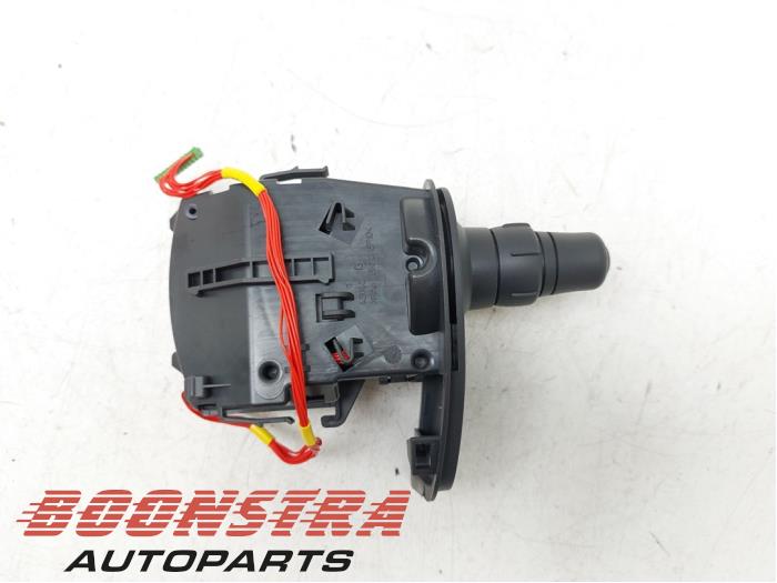 Light switch from a Renault Kangoo Express (FW) 1.5 dCi 110 2018