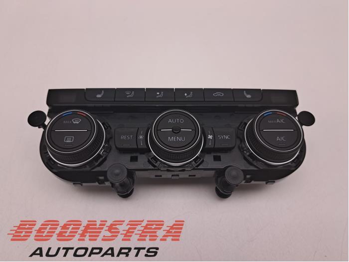 Heater control panel from a Volkswagen Tiguan (AD1) 1.4 TSI 16V 4Motion 2018