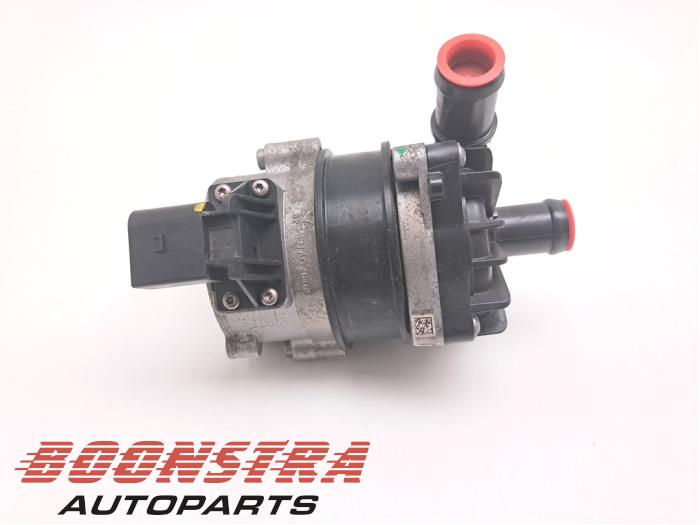 Begagnade Extra vattenpump Porsche Taycan (Y1A) 4S Pris € 129,95 Marginaltabell erbjuds av Boonstra Autoparts