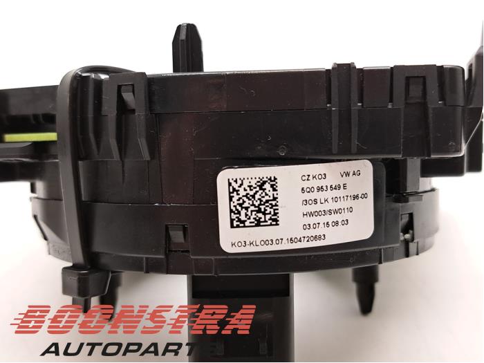 Airbagring from a Skoda Octavia Combi (5EAC) 1.4 TSI 16V 2015