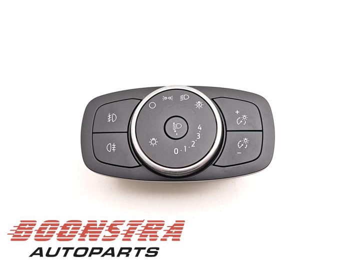Używane Przelacznik swiatel Ford Fiesta 7 1.1 Ti-VCT 12V 85 Cena € 24,95 Procedura marży oferowane przez Boonstra Autoparts