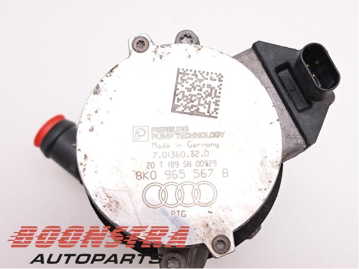 Additional water pump from a Porsche Taycan (Y1A) 4S 2020