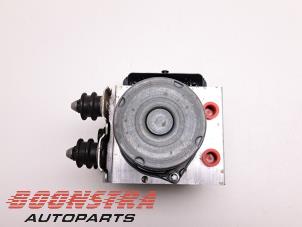 Bloc ABS d'un Porsche Taycan (Y1A) 4S 2020