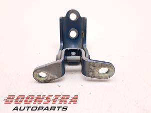 Used Front door hinge, right Hyundai i40 CW (VFC) 1.7 CRDi 16V Price € 24,95 Margin scheme offered by Boonstra Autoparts
