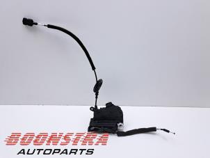 Used Door lock mechanism 4-door, front left Renault Clio IV (5R) 0.9 Energy TCE 90 12V Price € 24,95 Margin scheme offered by Boonstra Autoparts
