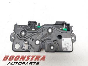 Used Tailgate lock mechanism BMW 5 serie Touring (G31) 530e xDrive 2.0 Turbo 16V Price € 34,95 Margin scheme offered by Boonstra Autoparts