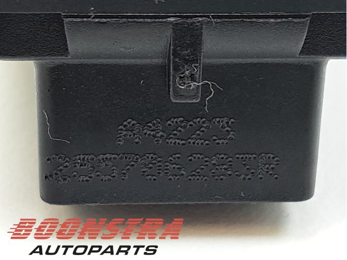 Mirror switch Renault Clio IV 0.9 Energy TCE 90 12V PA66GF30 RENAULT