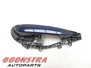 Used Rear door handle 4-door, right BMW 5 serie Touring (G31) 530e xDrive 2.0 Turbo 16V Price € 64,95 Margin scheme offered by Boonstra Autoparts