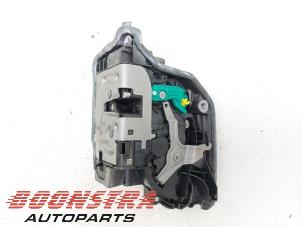 Used Rear door lock mechanism 4-door, left BMW 5 serie Touring (G31) 530e xDrive 2.0 Turbo 16V Price € 49,95 Margin scheme offered by Boonstra Autoparts