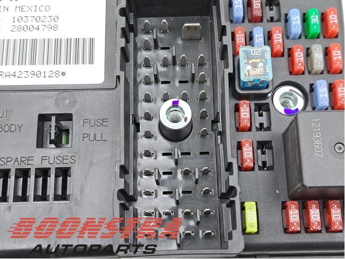 Fuse box Chevrolet Corvette 6.0 V8 - 10370230 DELPHI