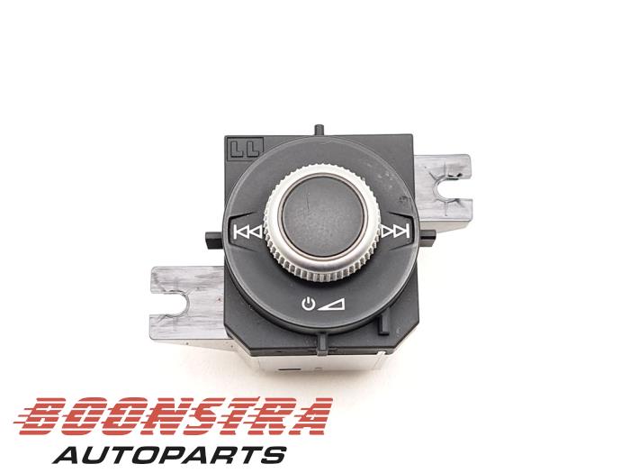 Używane Przelacznik Audi Q2 (GAB/GAG) 1.0 TFSI 12V Cena € 24,95 Procedura marży oferowane przez Boonstra Autoparts