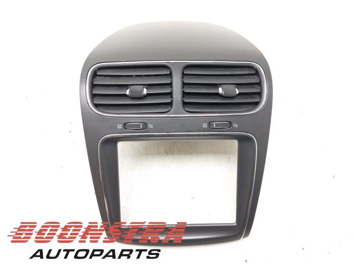 Gebrauchte Radioblende Fiat Freemont 2.0 MultiJet 170 16V Preis € 213,95 Margenregelung angeboten von Boonstra Autoparts