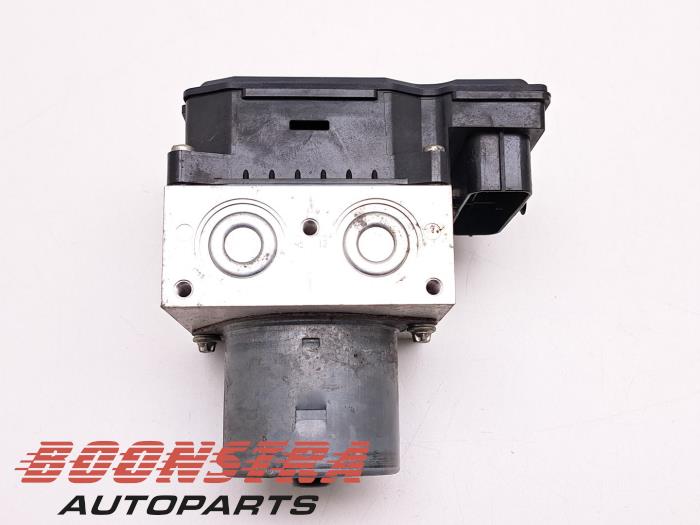Begagnade ABS-pump Volkswagen Passat Variant (365) 2.0 TDI 16V 140 Pris € 89,95 Marginaltabell erbjuds av Boonstra Autoparts