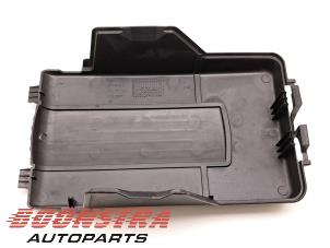 Used Battery cover Volkswagen Passat Variant (365) 2.0 TDI 16V 140 Price € 24,95 Margin scheme offered by Boonstra Autoparts